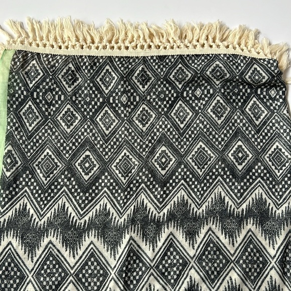 J Crew Lightweight Fringed Hem Scarf - Picture 2 of 6